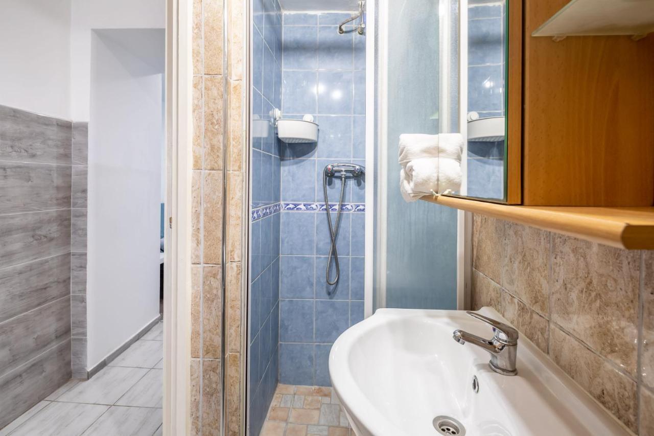 Simple And Central A C Home Budapest Esterno foto