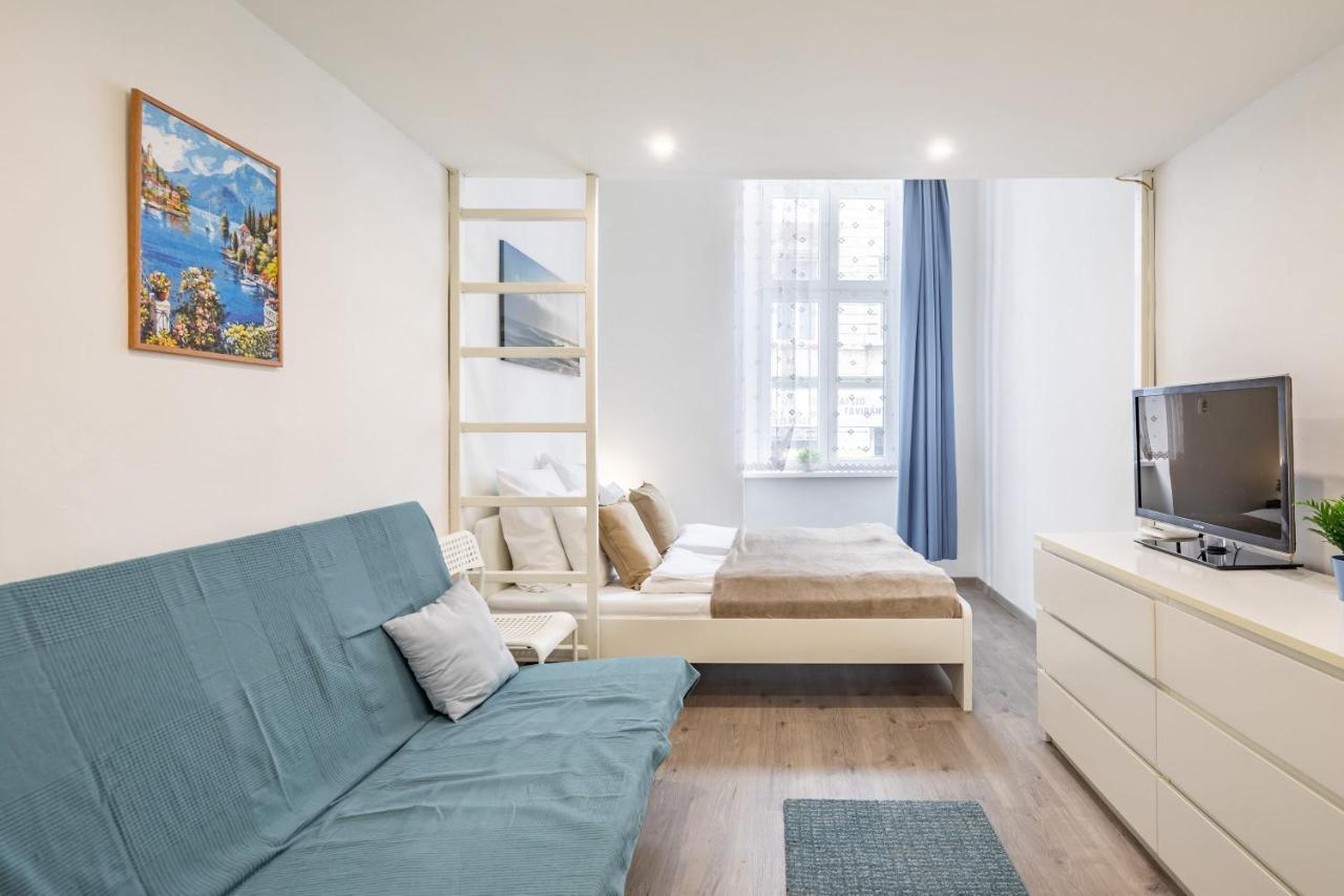 Simple And Central A C Home Budapest Esterno foto
