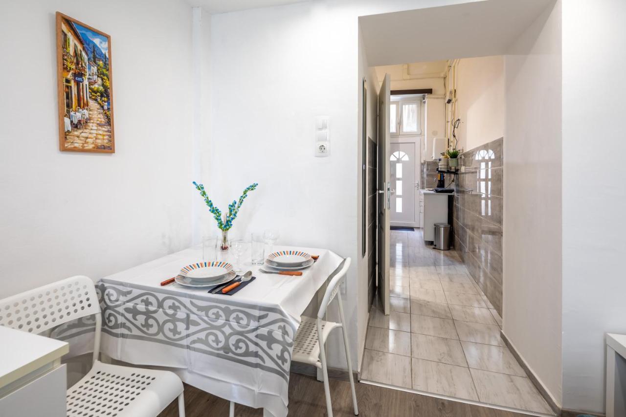Simple And Central A C Home Budapest Esterno foto