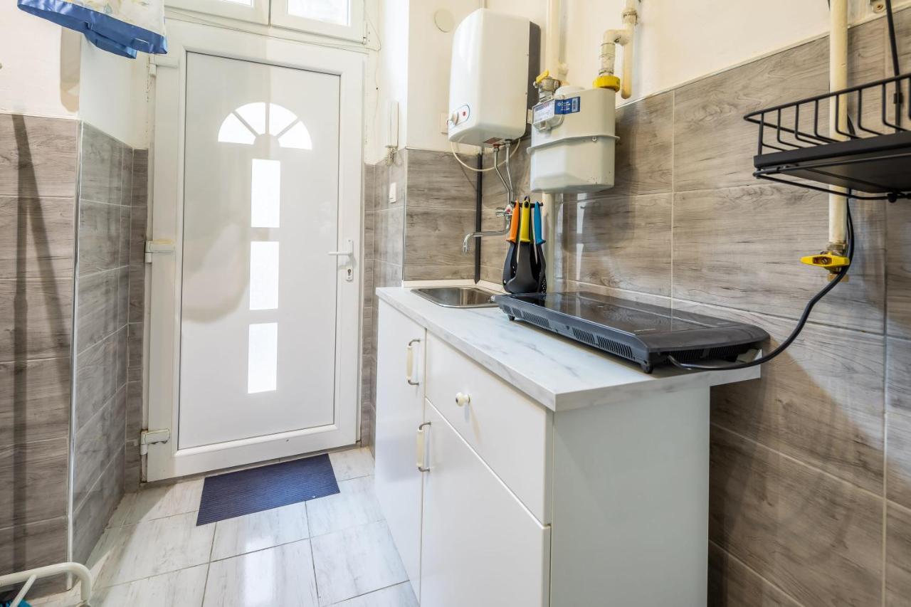 Simple And Central A C Home Budapest Esterno foto