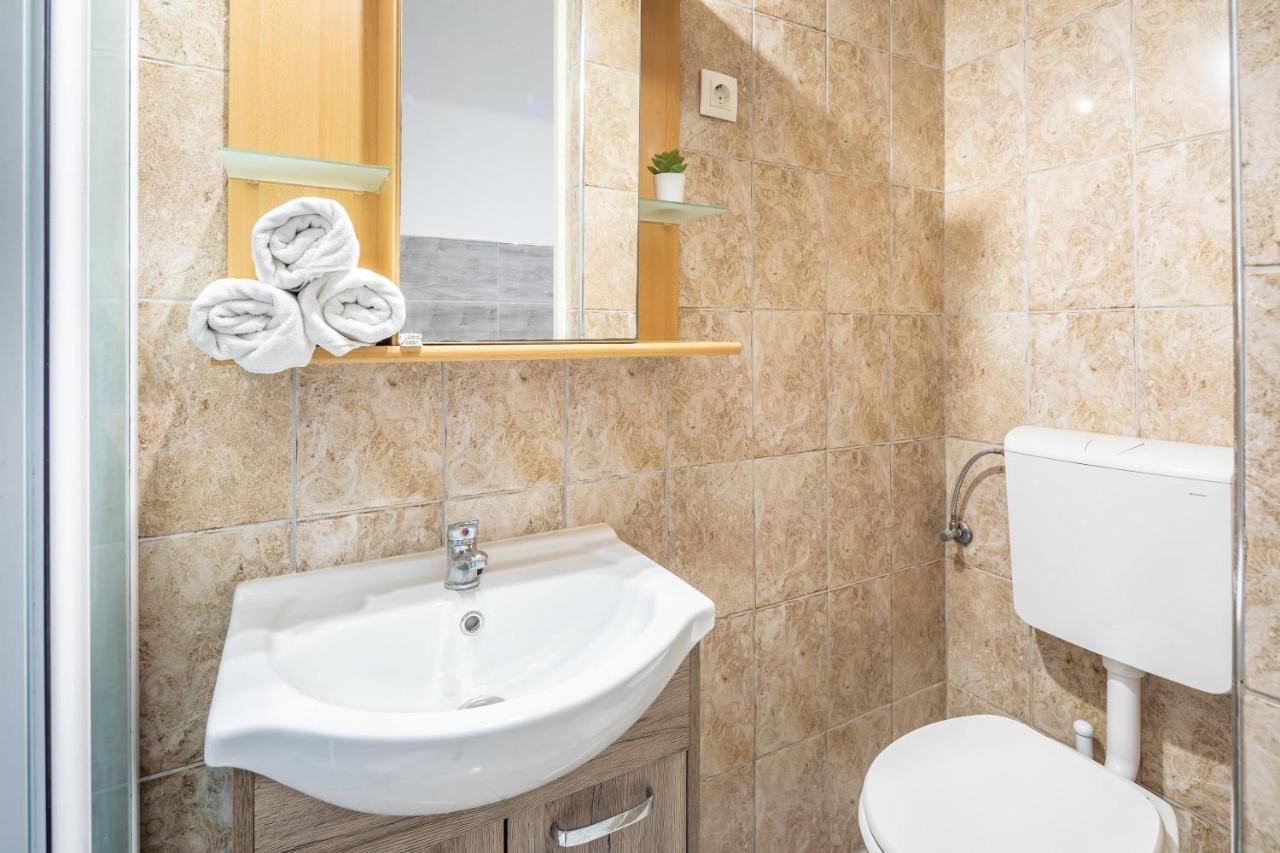 Simple And Central A C Home Budapest Esterno foto