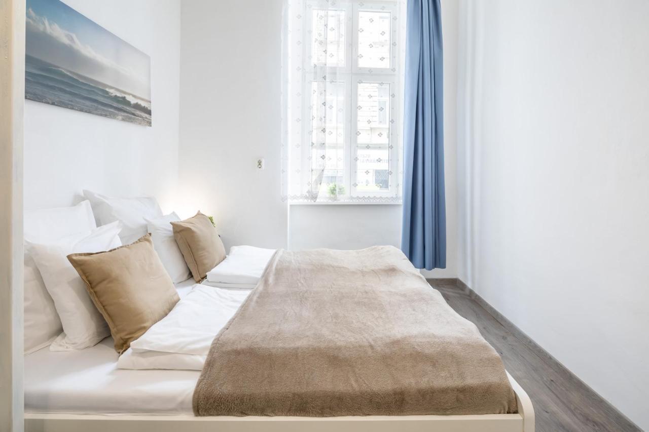 Simple And Central A C Home Budapest Esterno foto