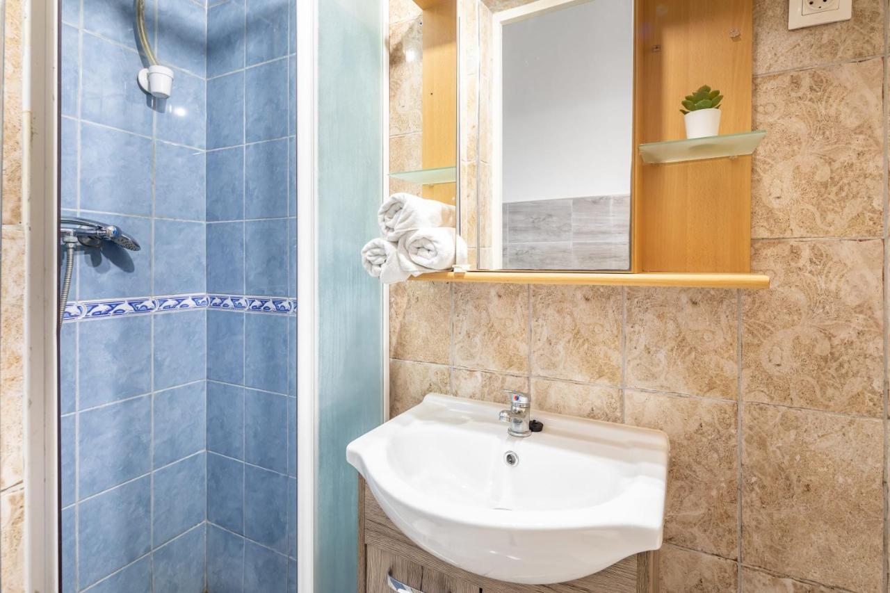 Simple And Central A C Home Budapest Esterno foto